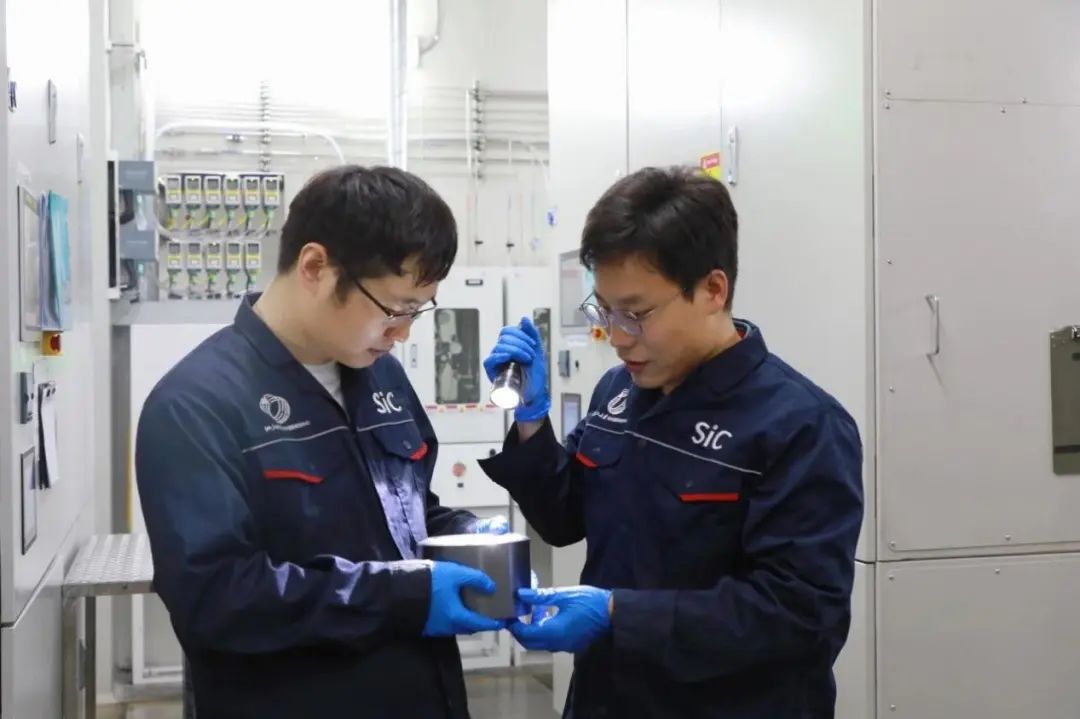 浙大聯合實驗室制備出厚度達100mm碳化硅單晶
