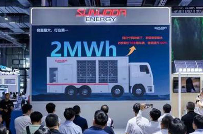 欣旺達 10 米級全球最大容量移動儲能車、625Ah 超大儲電芯亮相