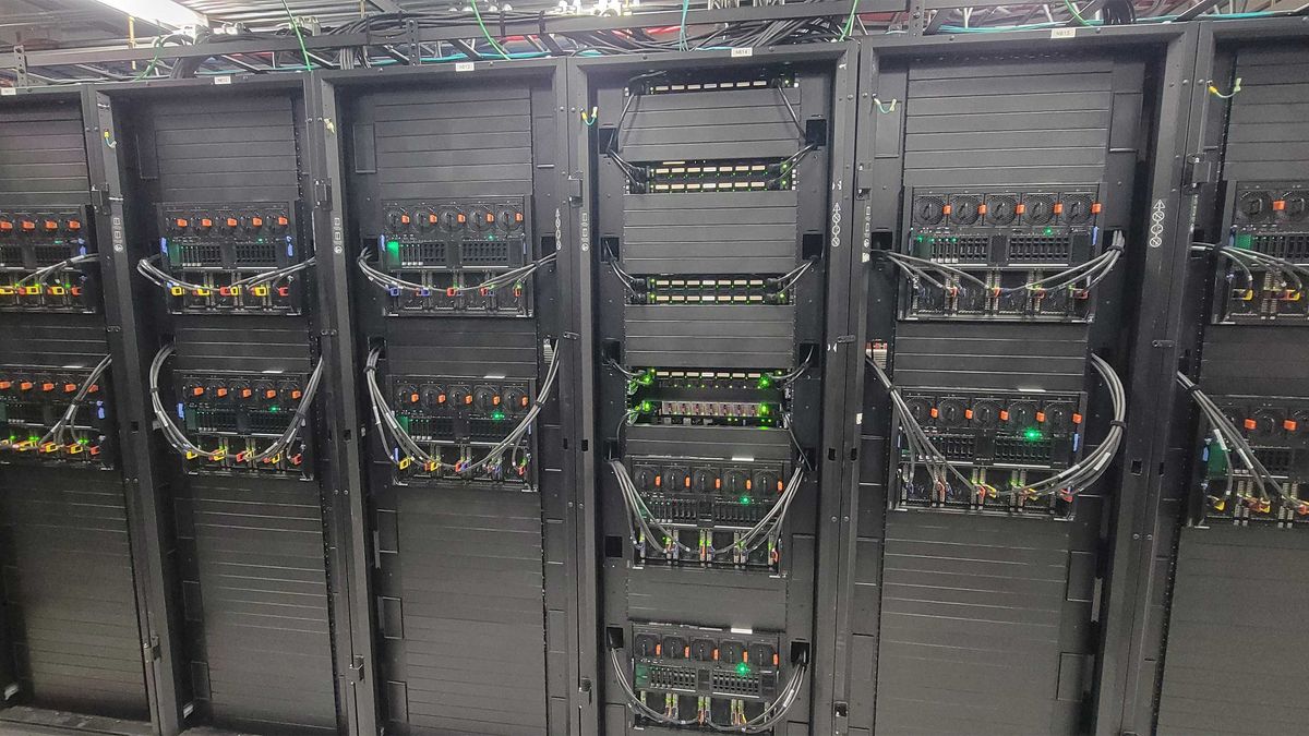 Exacluster展示業界首批基于英偉達H200 GPU的AI集群
